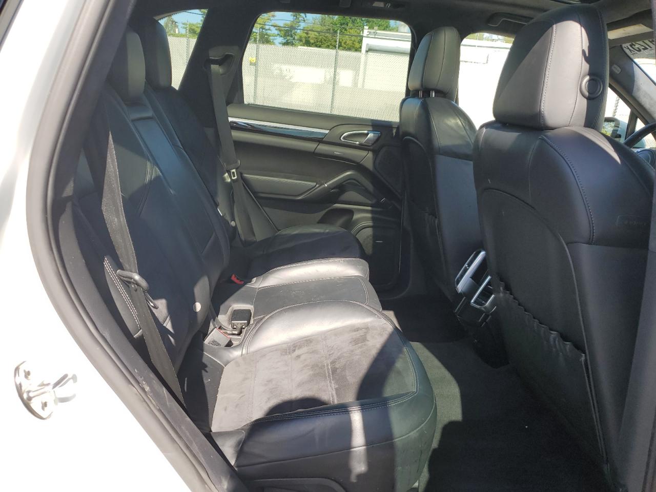 2013 Porsche Cayenne Gts VIN: WP1AD2A24DLA73069 Lot: 81349125