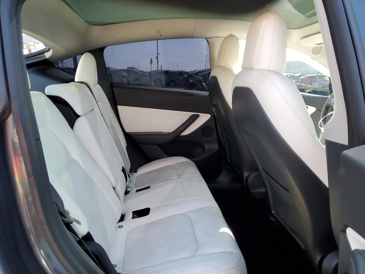 2020 Tesla Model Y VIN: 5YJYGDEF5LF001847 Lot: 81020565