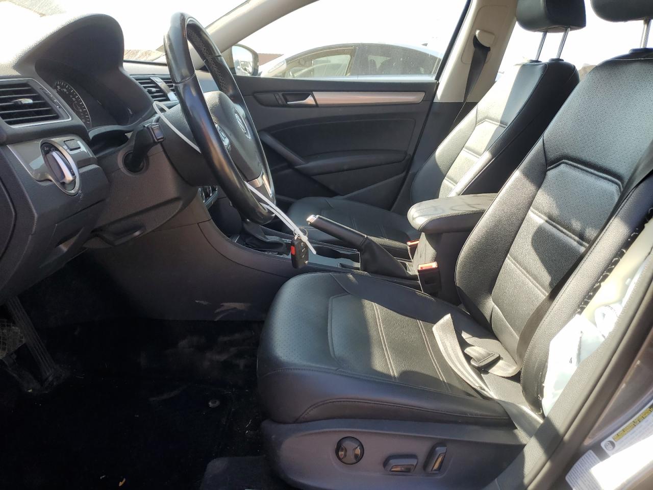 2015 Volkswagen Passat S VIN: 1VWAS7A33FC120475 Lot: 81824825