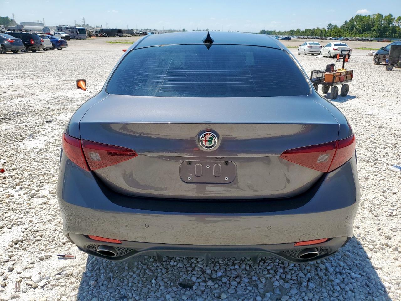 2017 Alfa Romeo Giulia Q4 VIN: ZARFAEDNXH7551152 Lot: 70716145