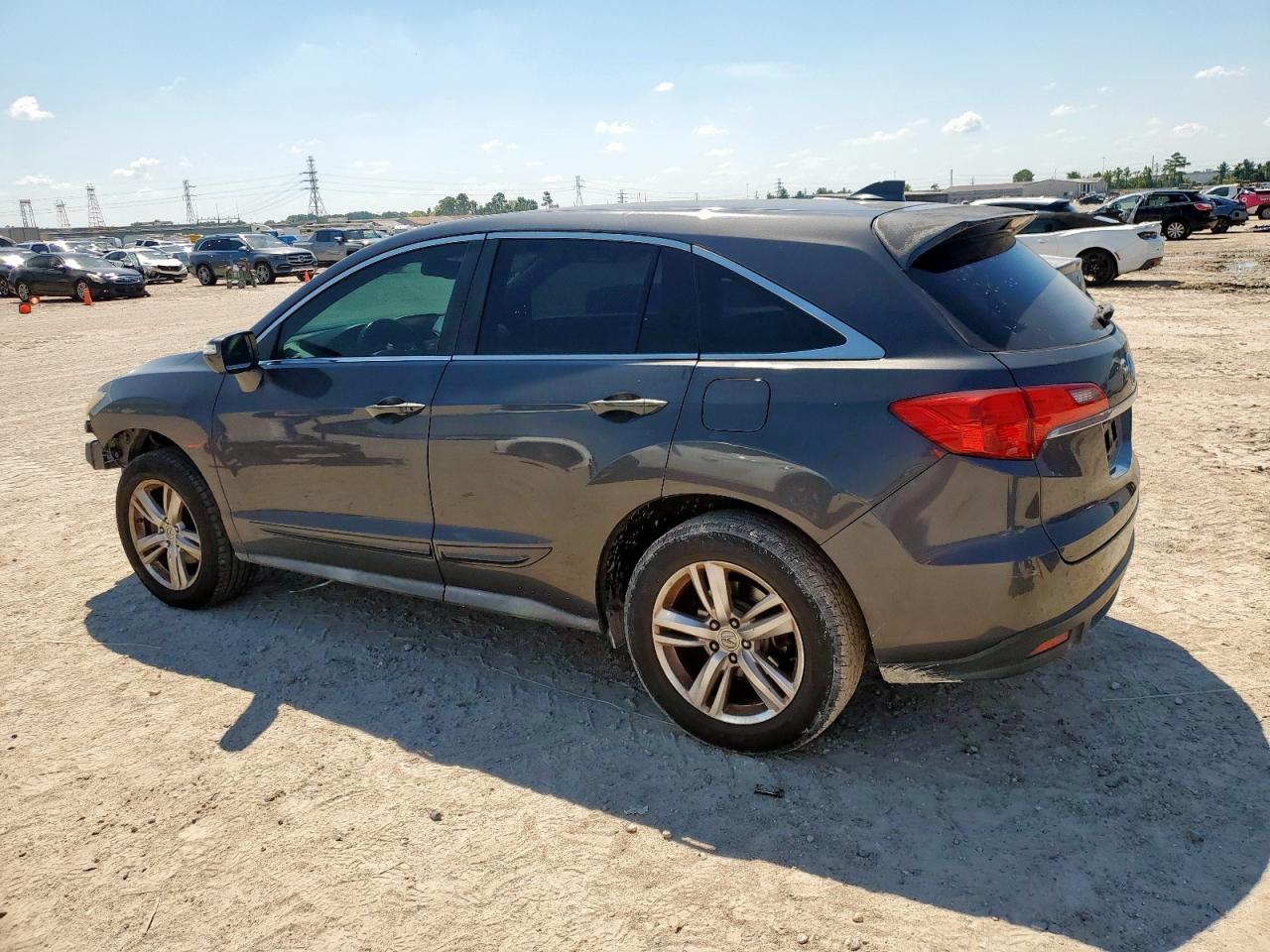 Фото: 5J8TB3H51DL018750