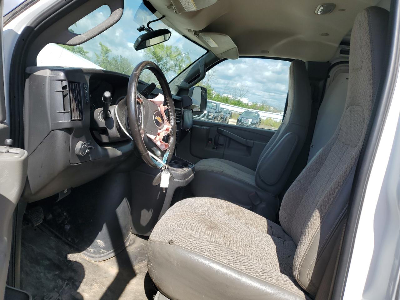 2018 Chevrolet Express G2500 VIN: 1GCWGAFG9J1339867 Lot: 83812455