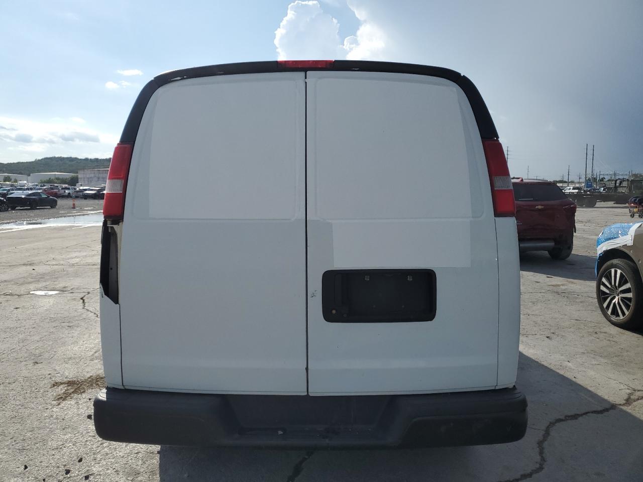 2017 Chevrolet Express G2500 VIN: 1GCWGAF16H1307240 Lot: 82170545