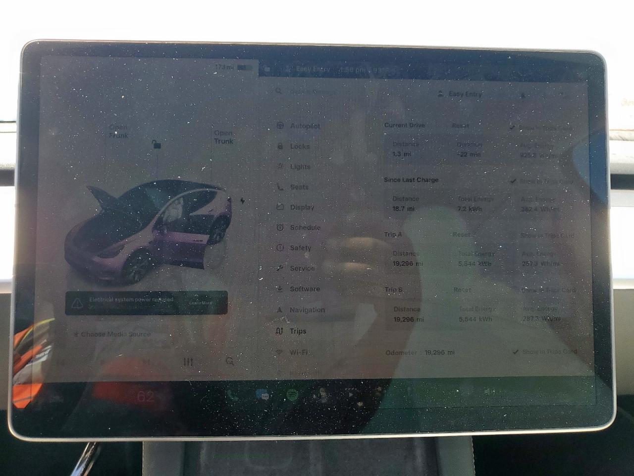 2024 Tesla Model Y VIN: 7SAYGDEE1RA231742 Lot: 81680985