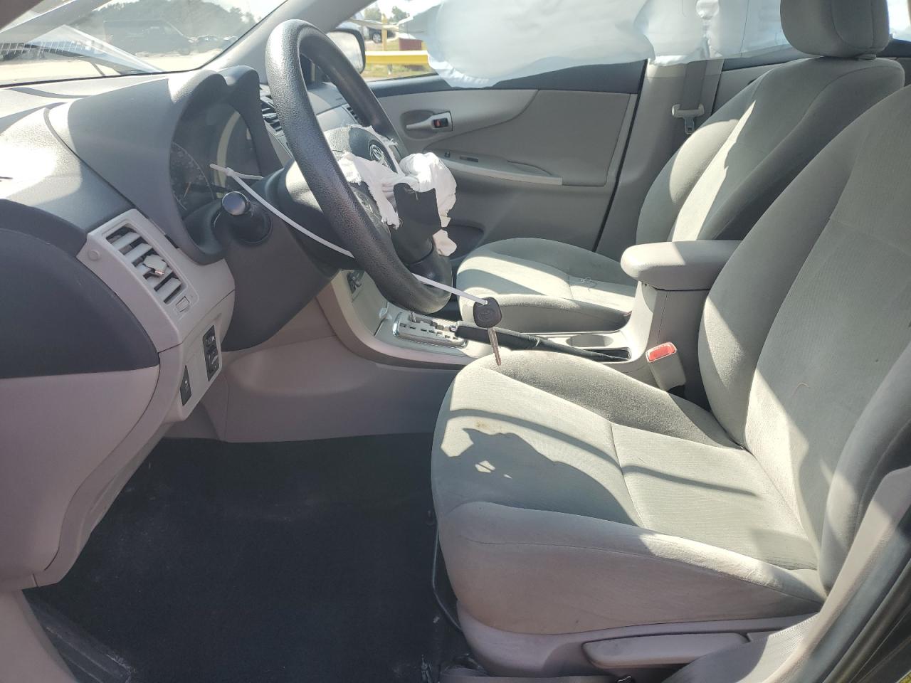 2013 Toyota Corolla Base VIN: 5YFBU4EE2DP215836 Lot: 82039255