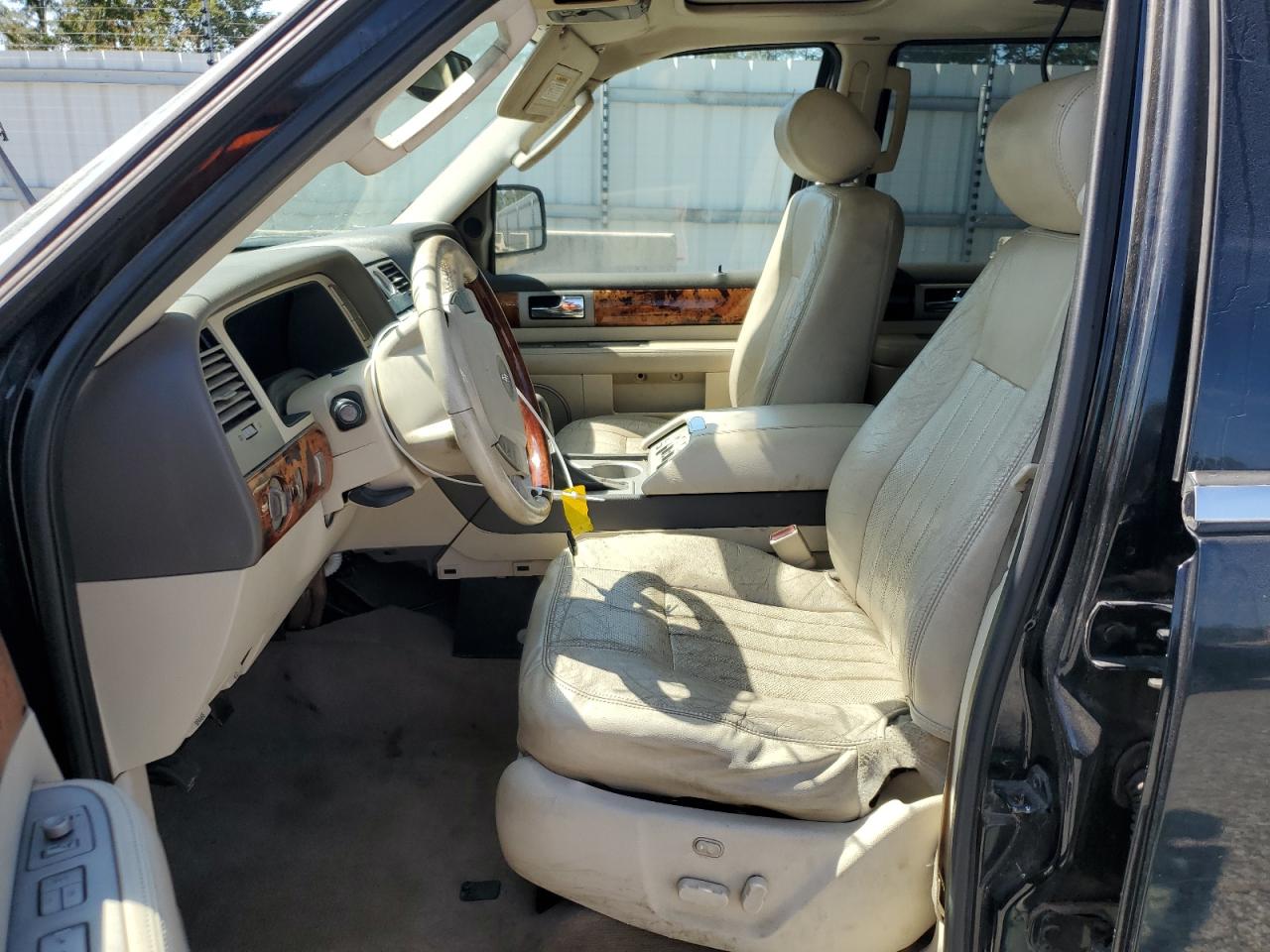 2004 Lincoln Navigator VIN: 5LMFU27R74LJ16212 Lot: 71994335