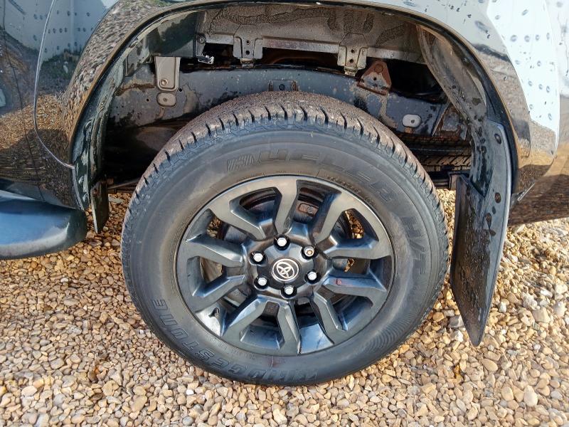 2021 TOYOTA HILUX INVINCIB X D-4D4WD 
