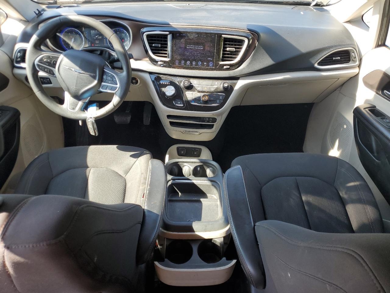 2017 Chrysler Pacifica Touring L VIN: 2C4RC1BG2HR811234 Lot: 82047645