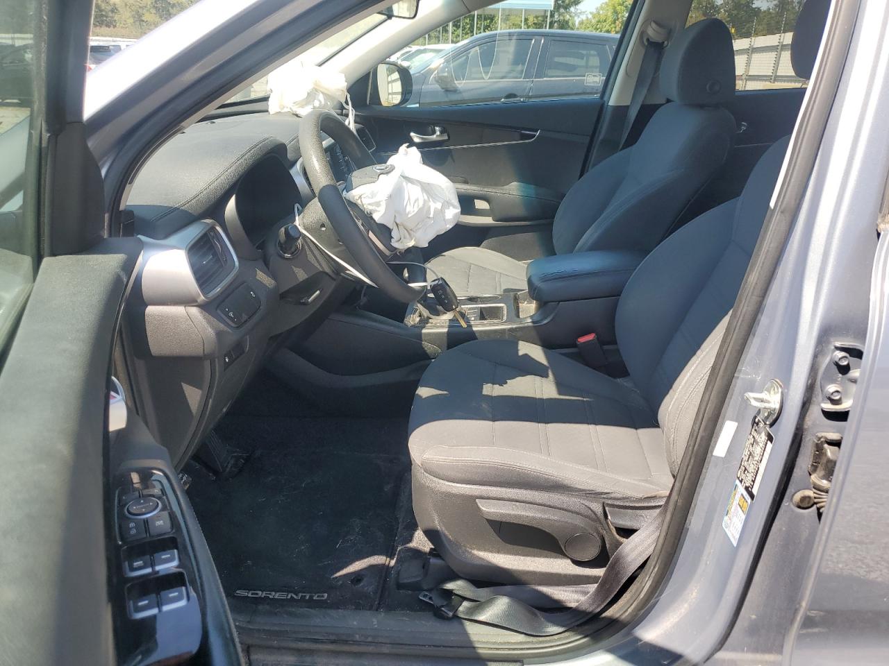 2020 Kia Sorento L VIN: 5XYPG4A30LG645756 Lot: 81274695