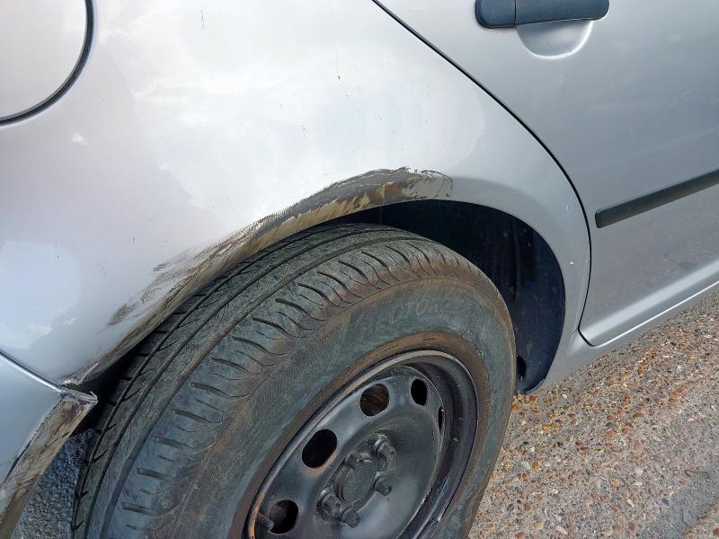 2002 VOLKSWAGEN GOLF S 