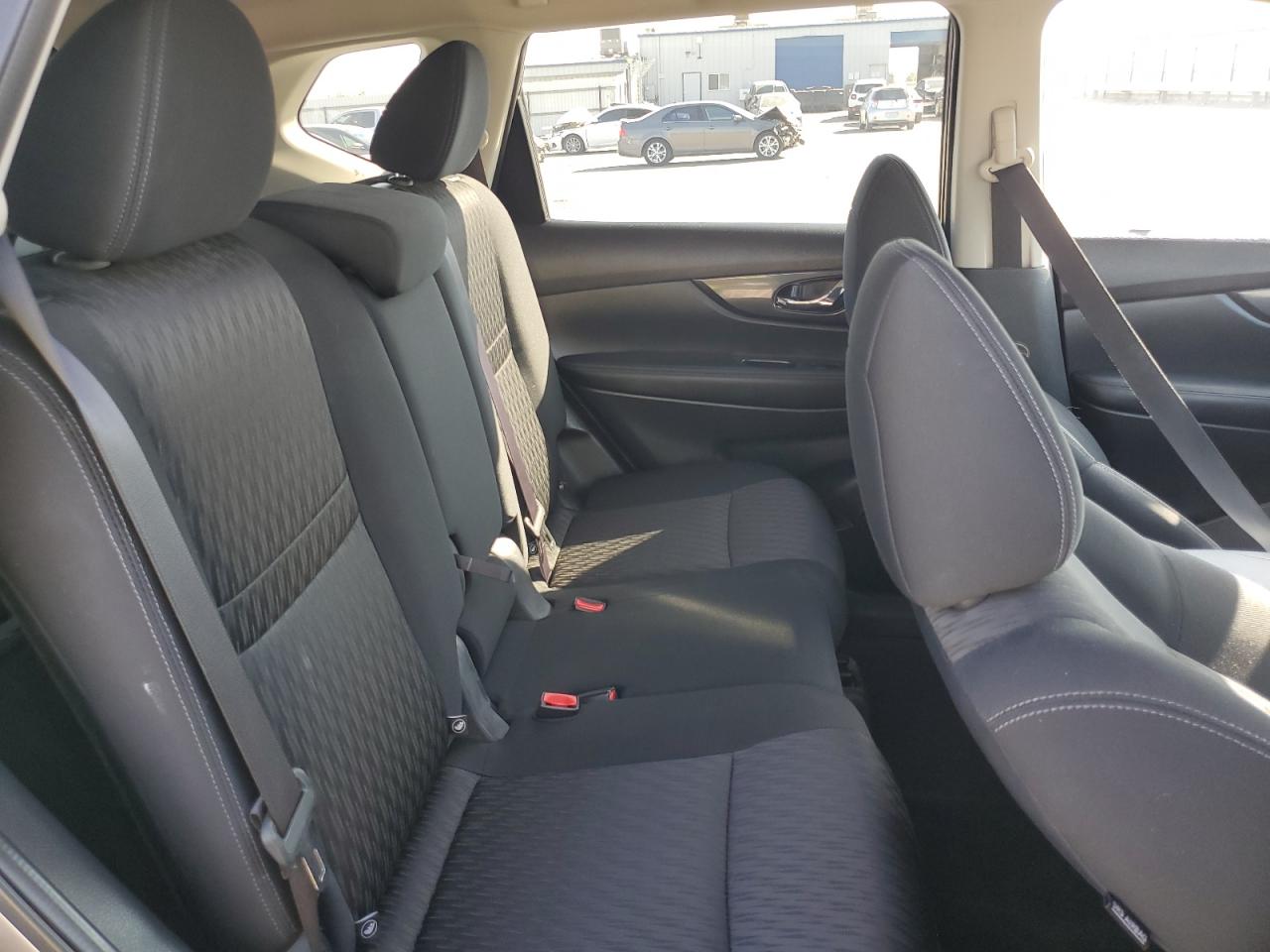 2017 Nissan Rogue S VIN: KNMAT2MT0HP529513 Lot: 84845745