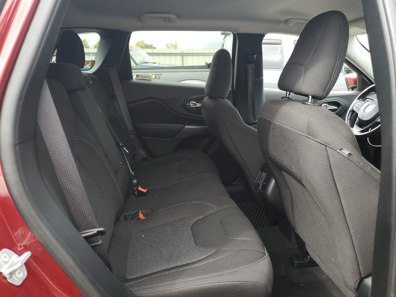 2020 Jeep Cherokee Latitude VIN: 1C4PJLCB2LD571528 Lot: 83775485