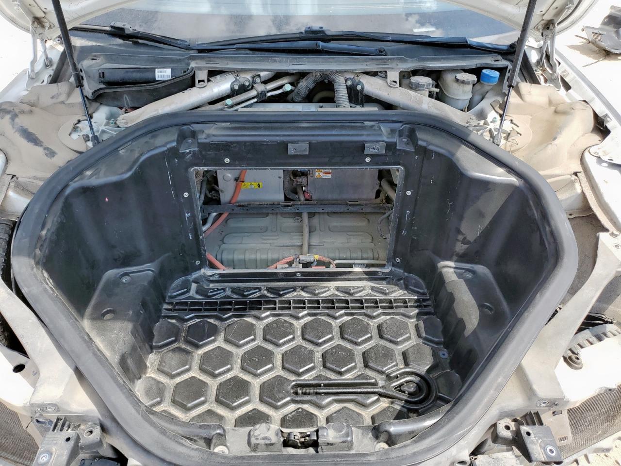 2014 Tesla Model S VIN: 5YJSA1H19EFP30717 Lot: 81050495