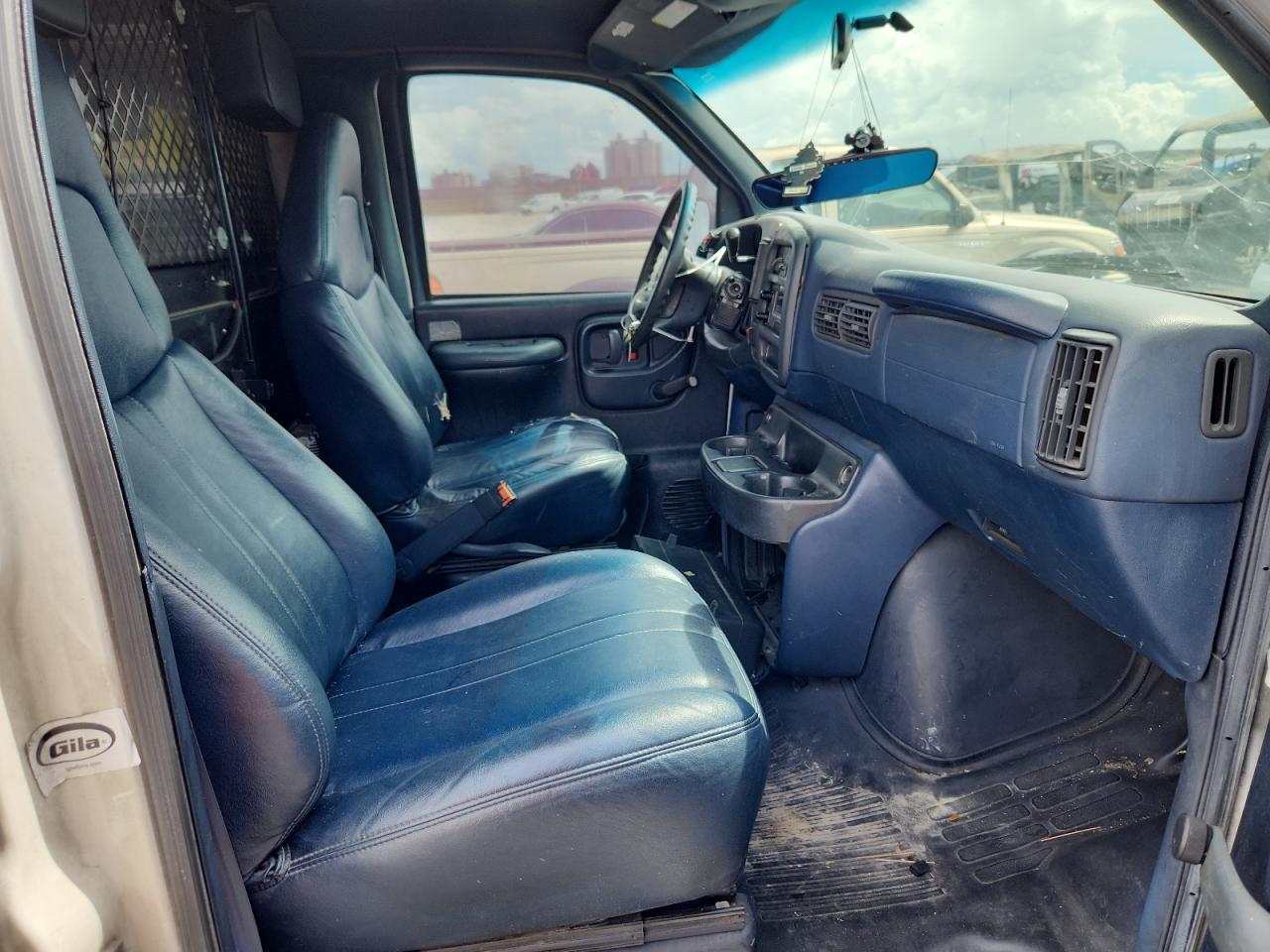 2000 Chevrolet Express G2500 VIN: 1GCFG25W1Y1122628 Lot: 83970035