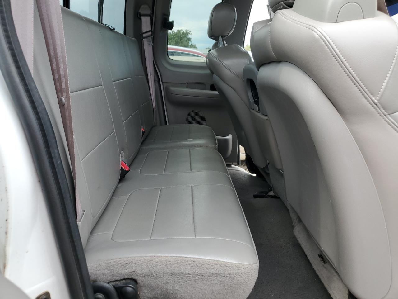 2002 Ford F150 VIN: 1FTRX18L32NA89818 Lot: 81141235