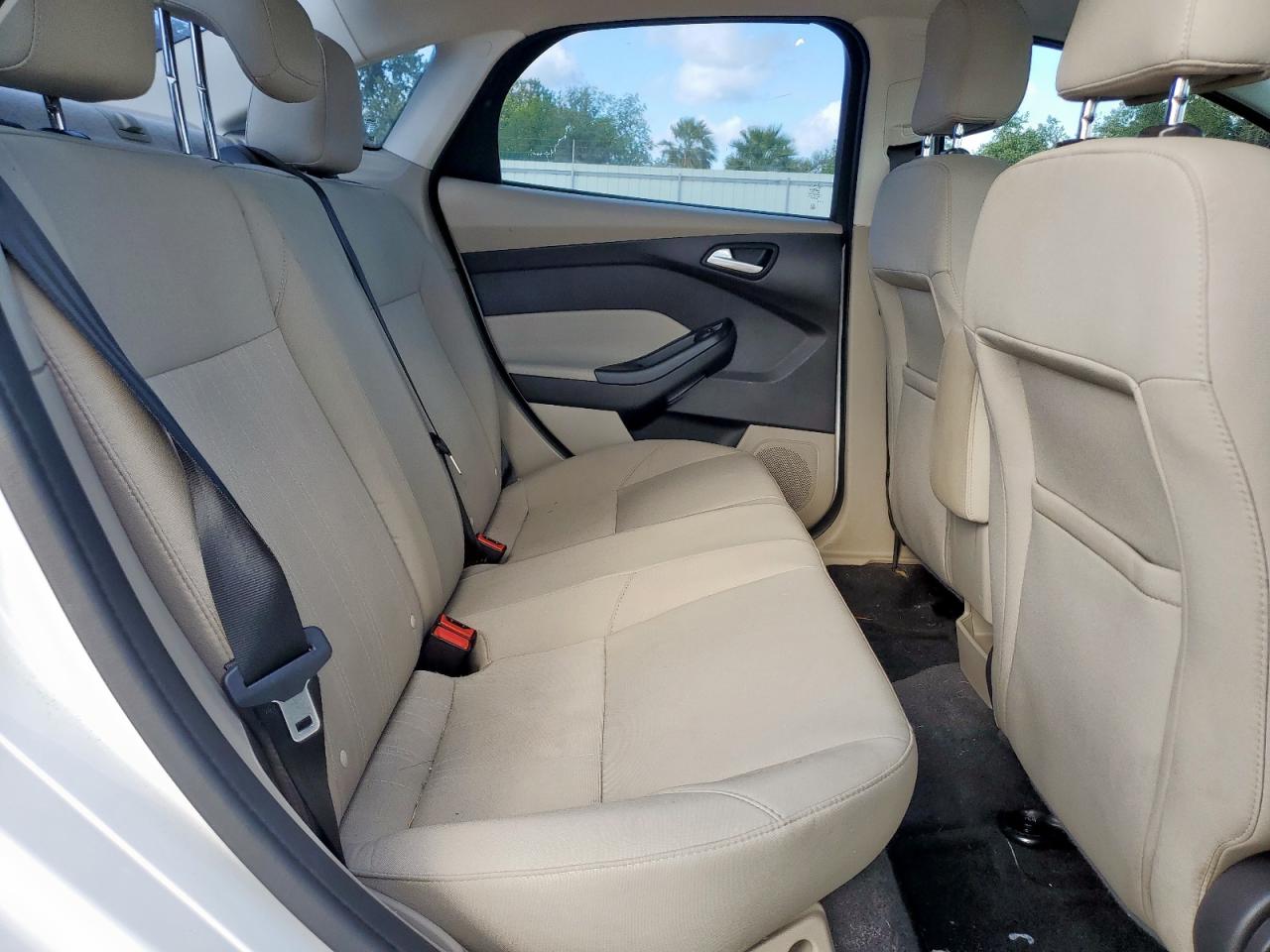 2017 Ford Focus Se VIN: 1FADP3F20HL324623 Lot: 81778595