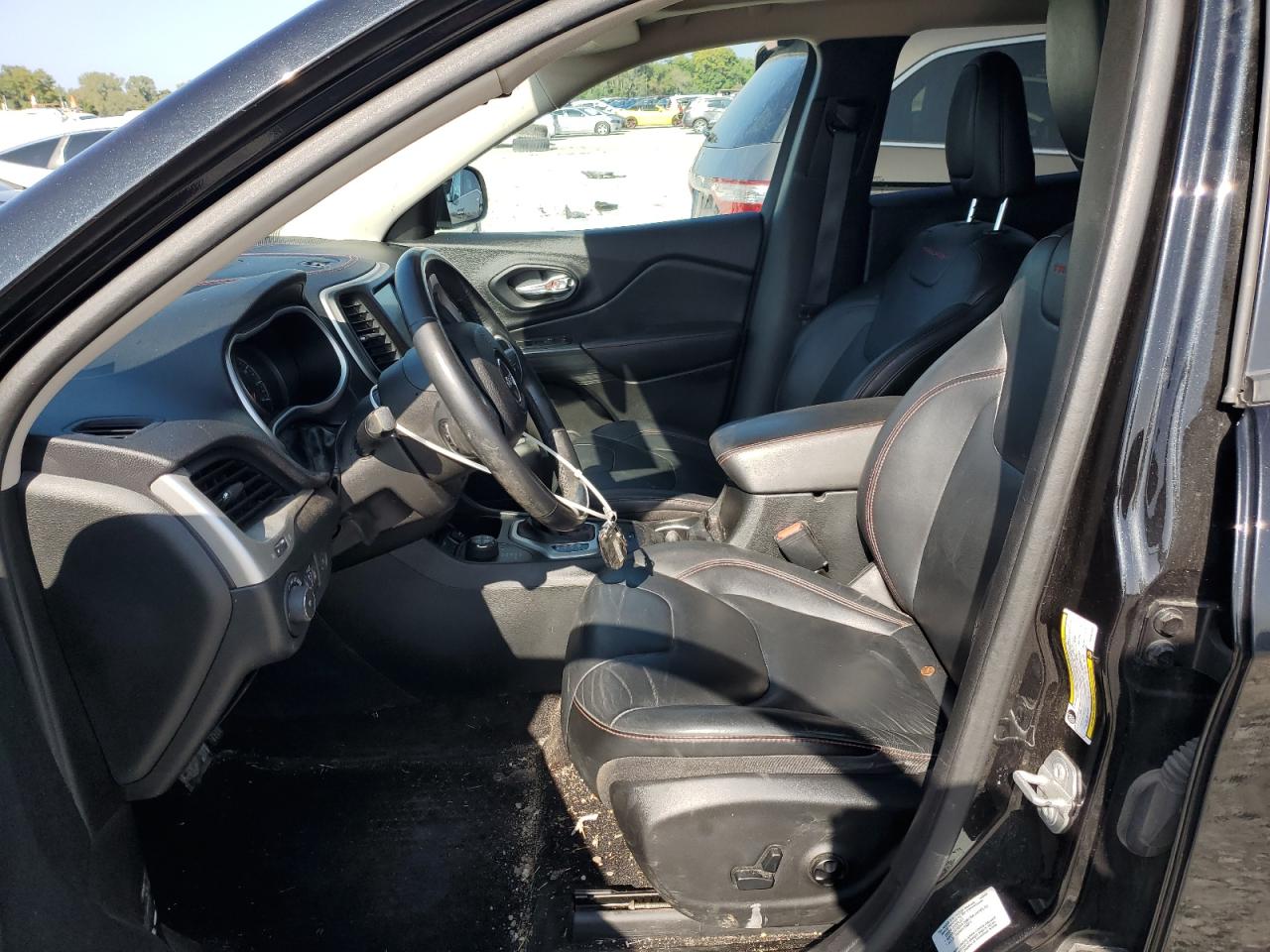 2015 Jeep Cherokee Trailhawk VIN: 1C4PJMBSXFW661932 Lot: 71327895