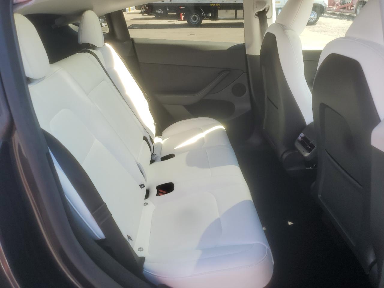 2025 Tesla Model Y VIN: 7SAYGDEE2SF292882 Lot: 83934545