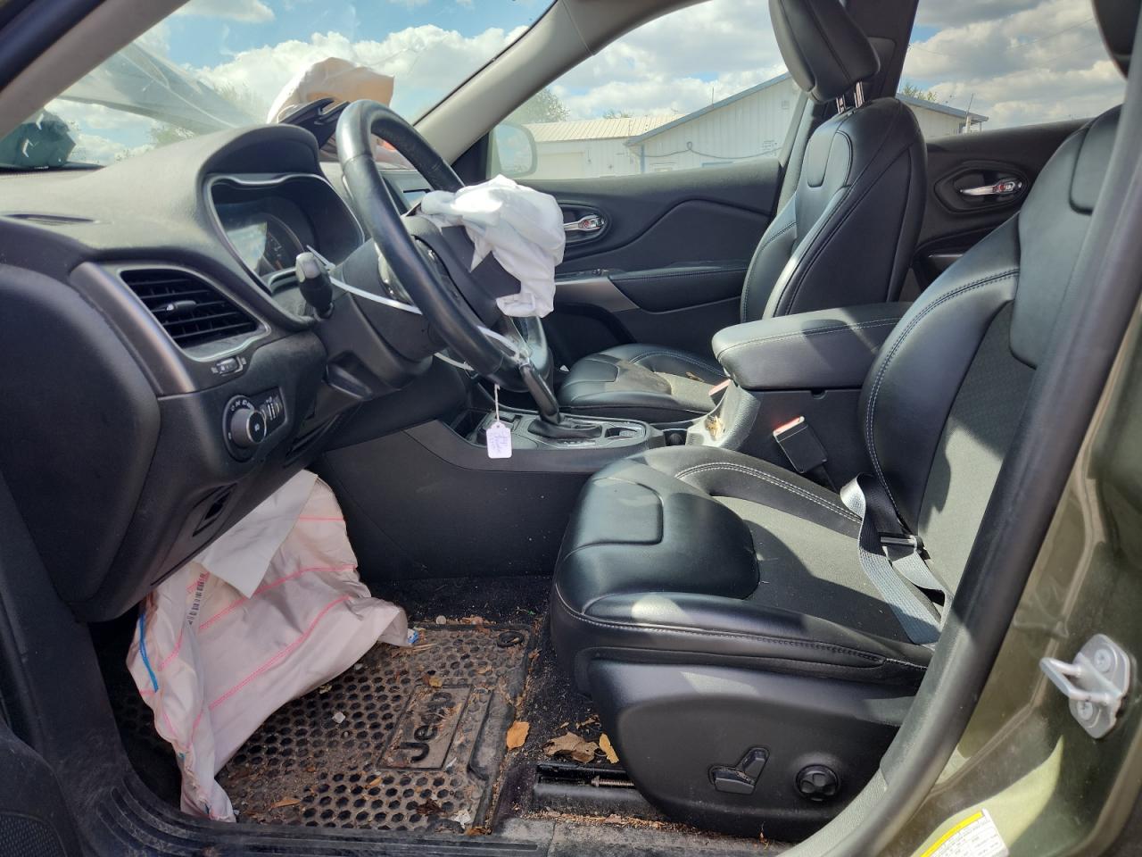 2019 Jeep Cherokee Latitude Plus VIN: 1C4PJMLB5KD124261 Lot: 84047135