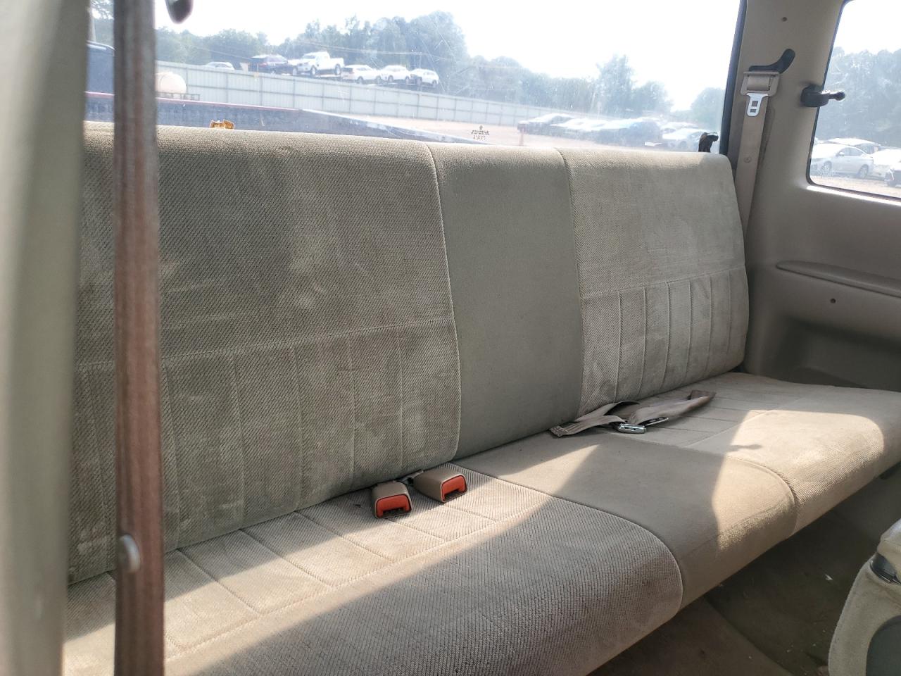 1996 Dodge Ram Van 15 VIN: 1B7HC13Y9TJ141682 Lot: 81094055