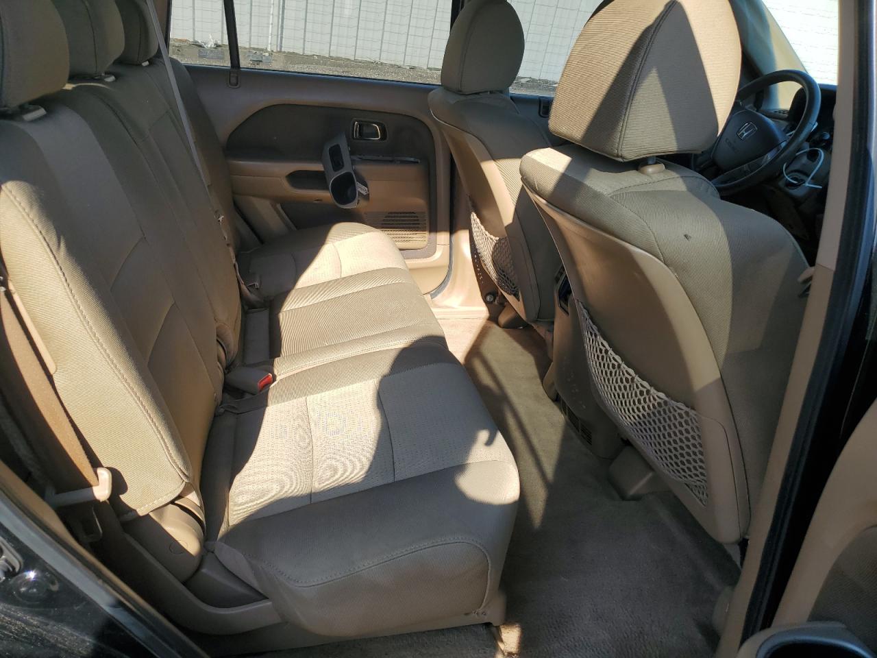 2007 Honda Pilot Lx VIN: 5FNYF18147B018968 Lot: 70941875