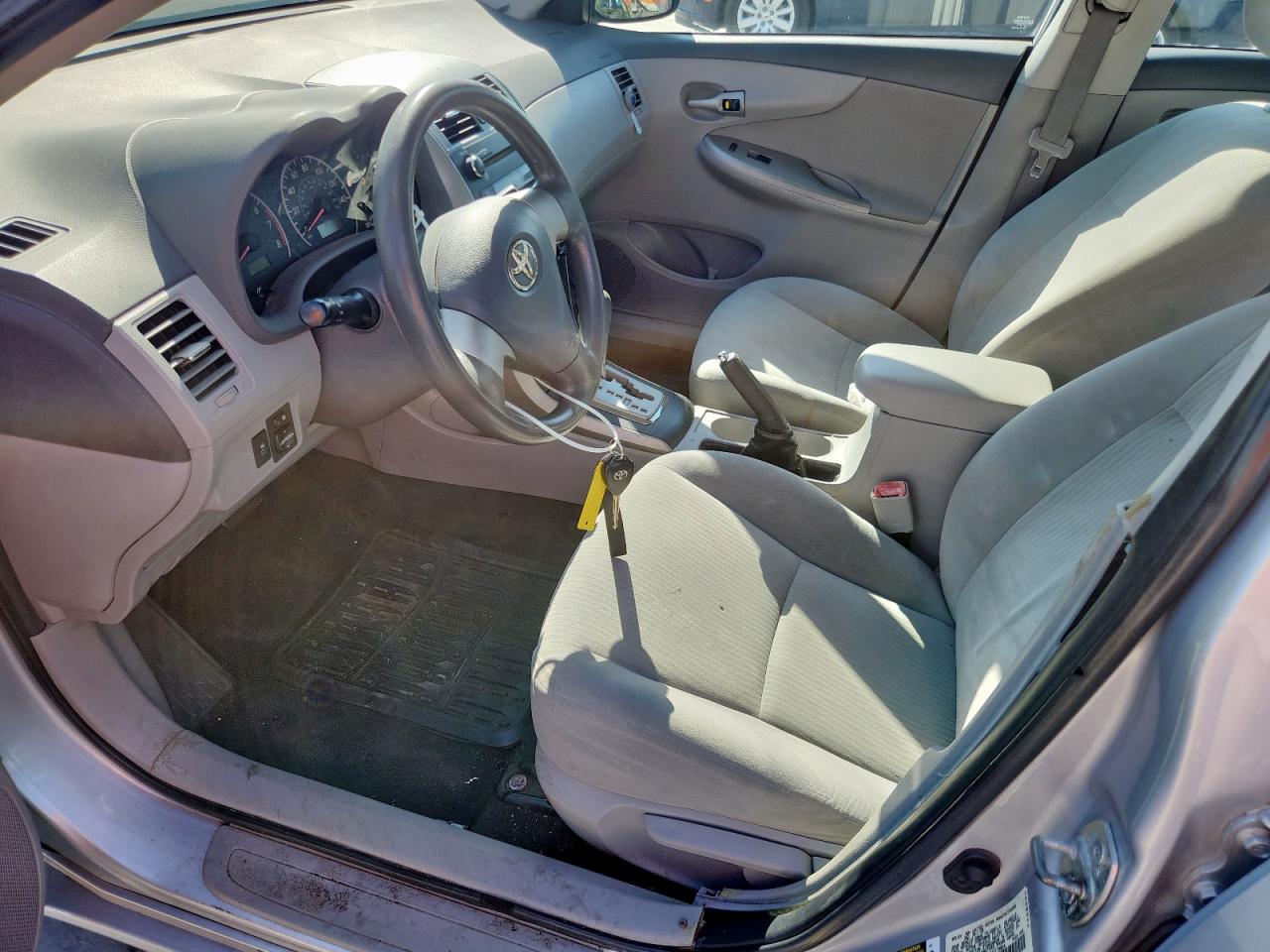 2010 Toyota Corolla Base VIN: 1NXBU4EE2AZ179804 Lot: 81834835