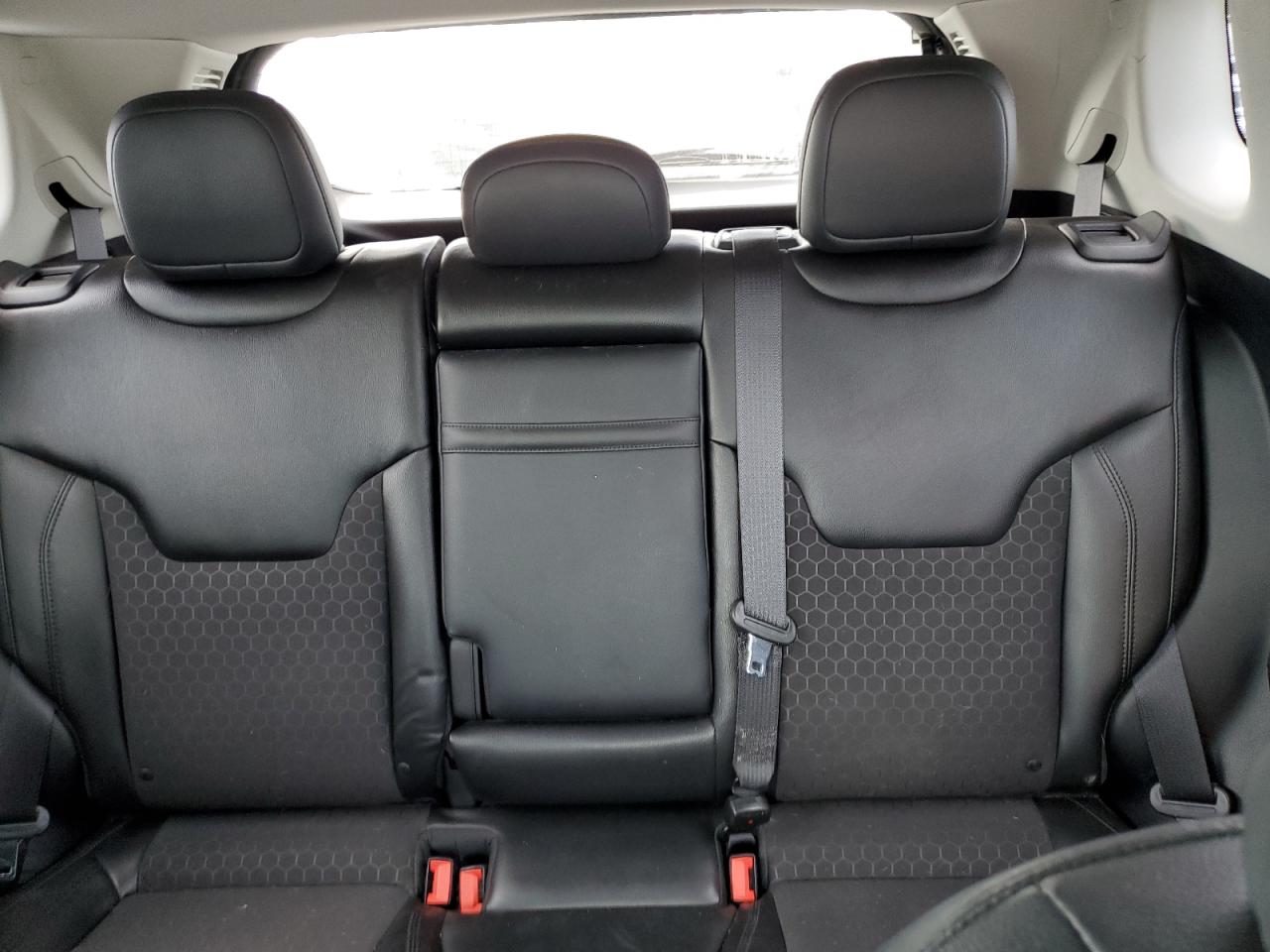 2018 Jeep Compass Latitude VIN: 3C4NJCBBXJT327030 Lot: 82076195