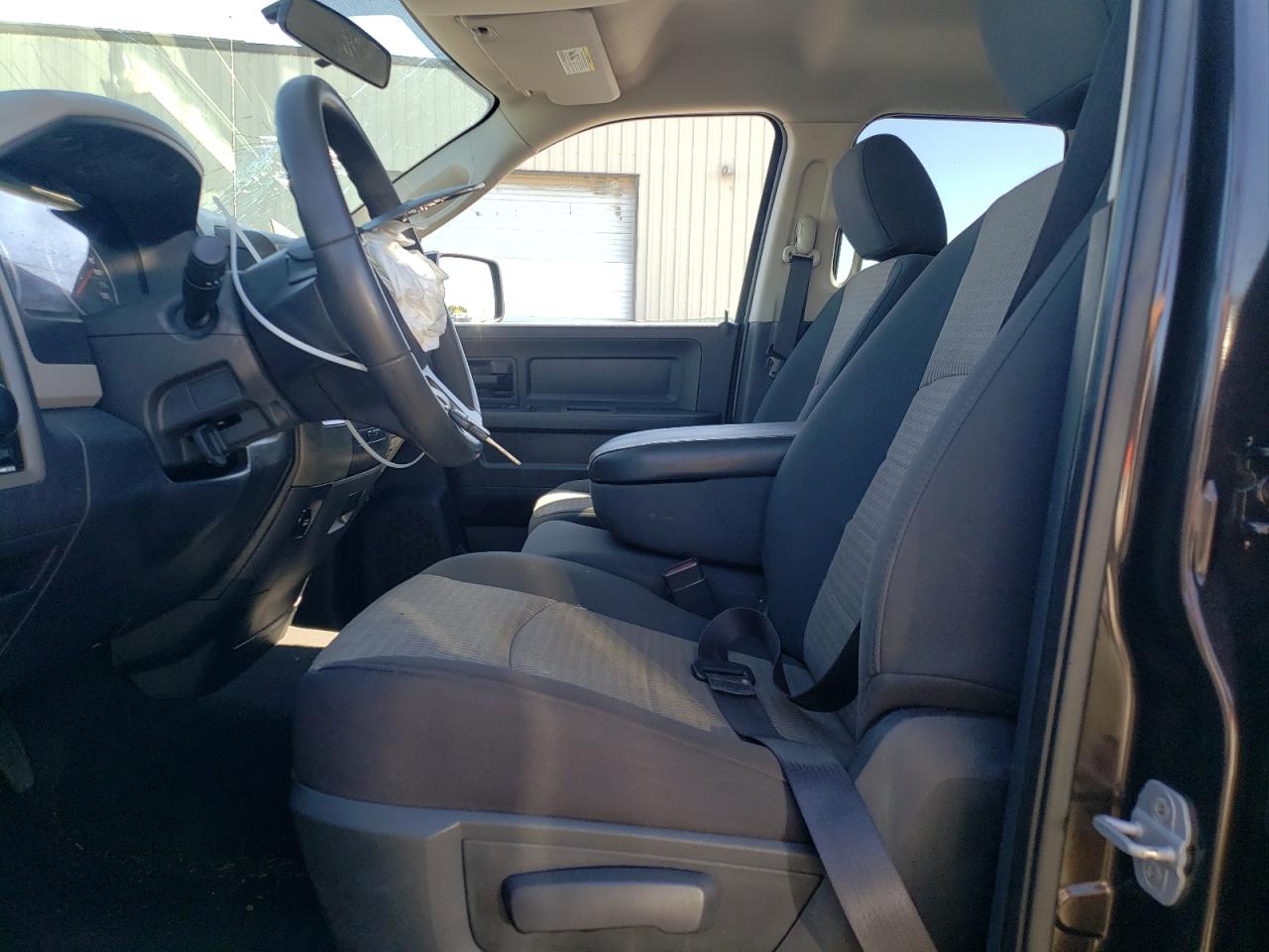 2011 Dodge Ram 1500 VIN: 1D7RV1GP2BS551724 Lot: 81664505