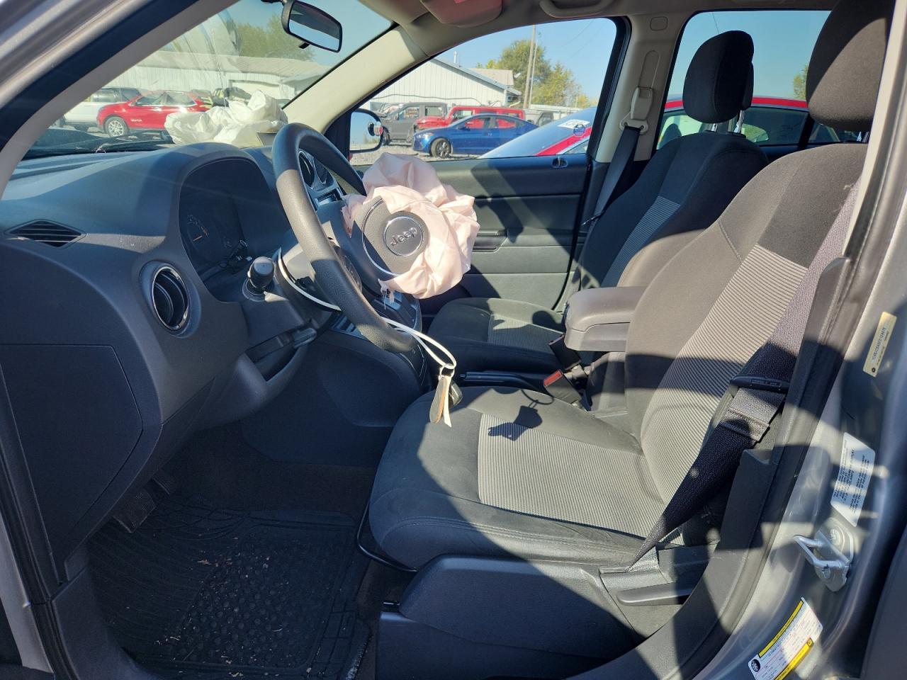 2015 Jeep Compass Sport VIN: 1C4NJCBA8FD124478 Lot: 81898755