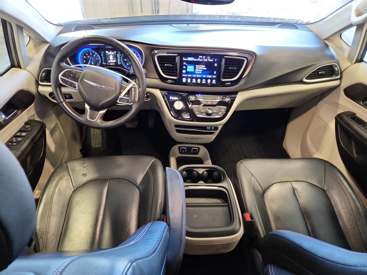 2017 Chrysler Pacifica Touring L VIN: 2C4RC1BG8HR591212 Lot: 83936295