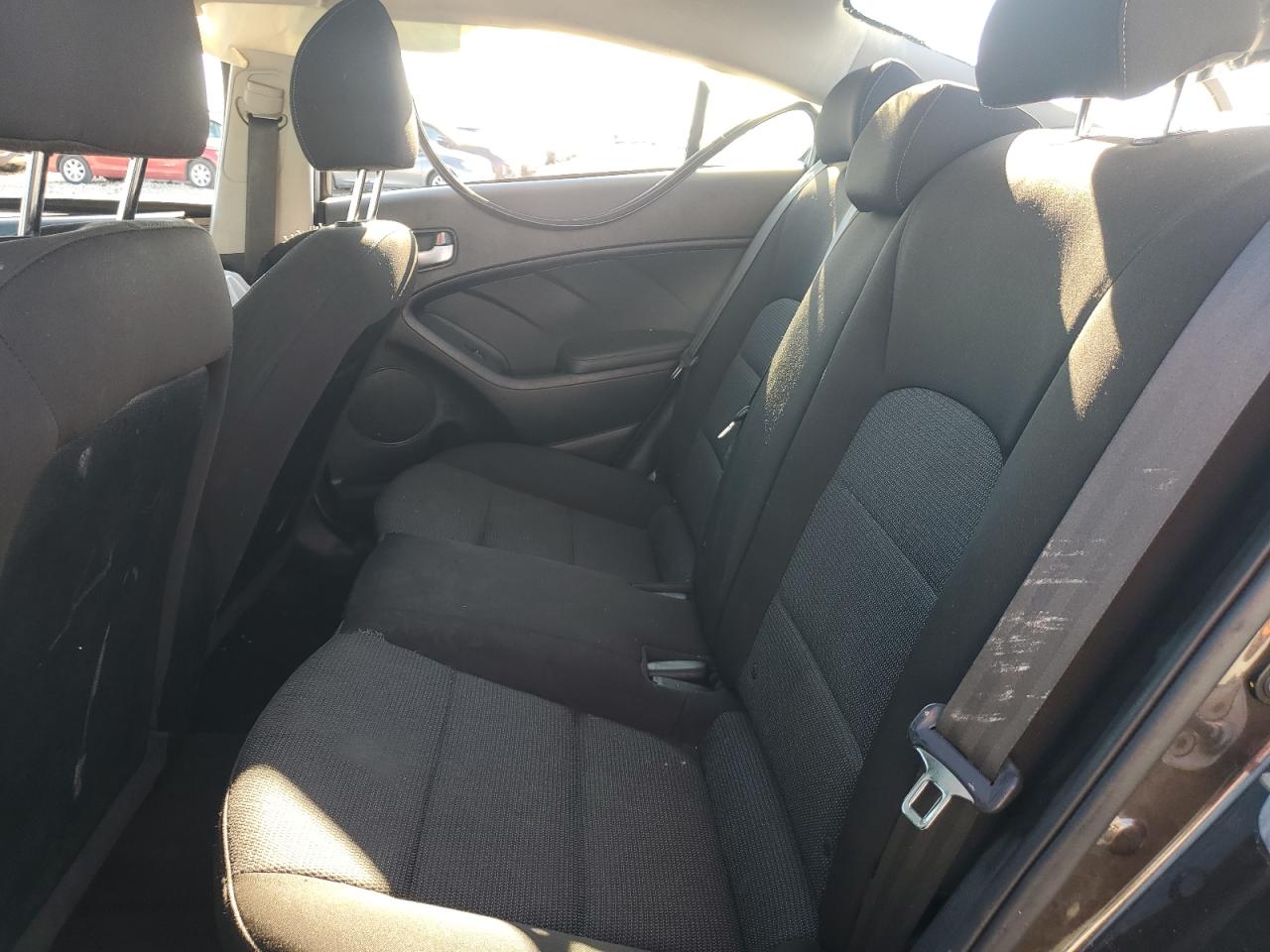 2017 Kia Forte Lx VIN: 3KPFK4A77HE108058 Lot: 71829745