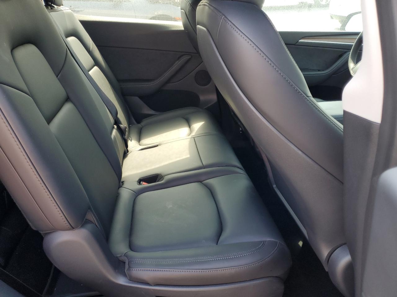 2024 Tesla Model Y VIN: 7SAYGAEEXRF196765 Lot: 80468385