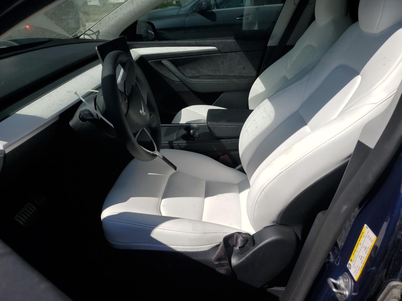 2024 Tesla Model Y VIN: 7SAYGDEF0RF049560 Lot: 68134625