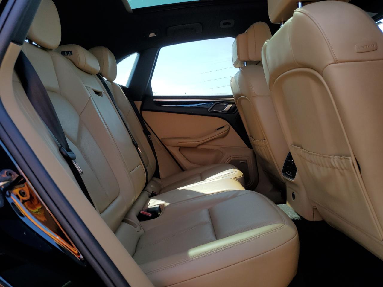 2018 Porsche Macan S VIN: WP1AB2A54JLB35758 Lot: 71875845