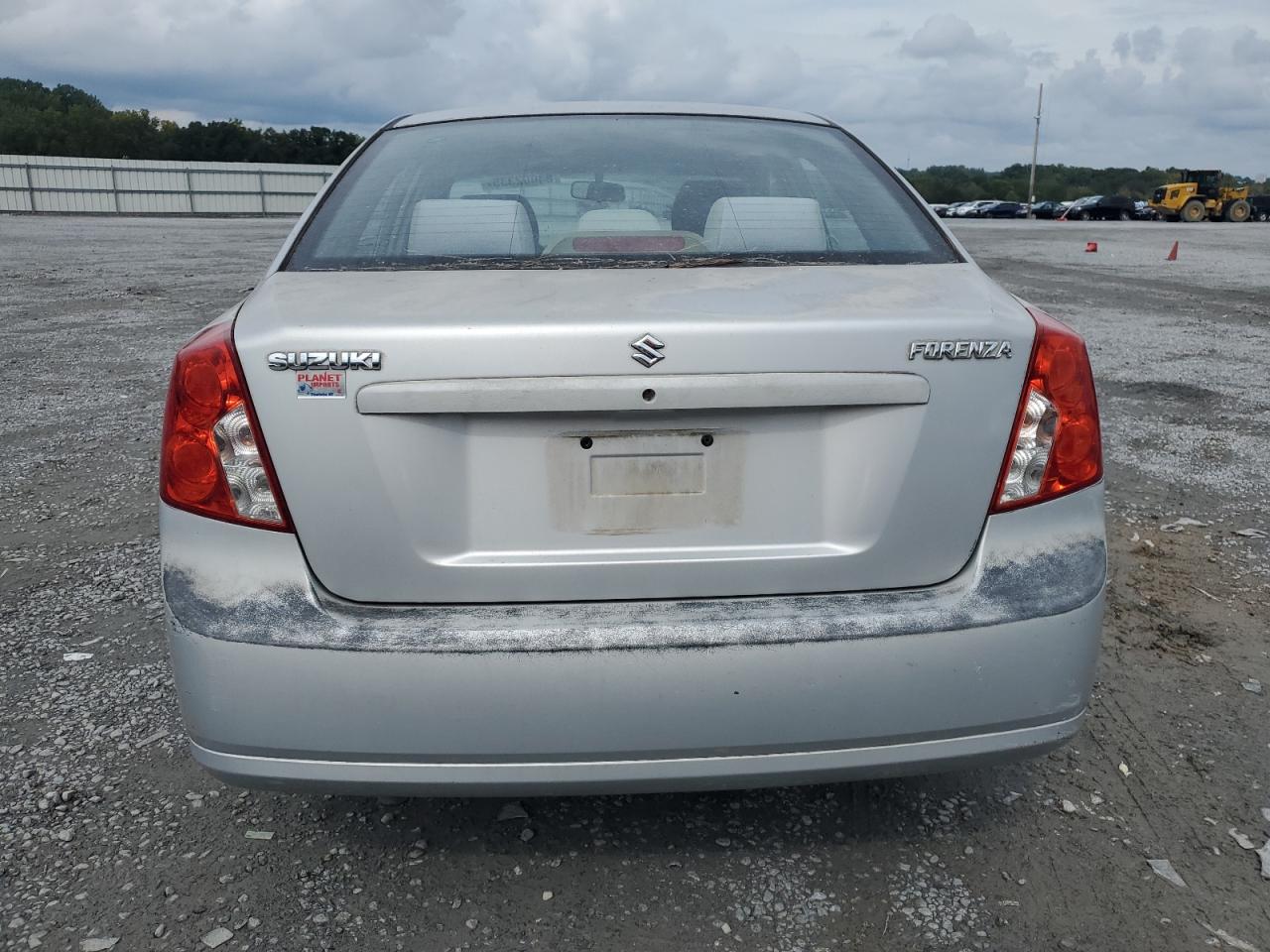 2008 Suzuki Forenza Base VIN: KL5JD56Z48K838985 Lot: 84002335