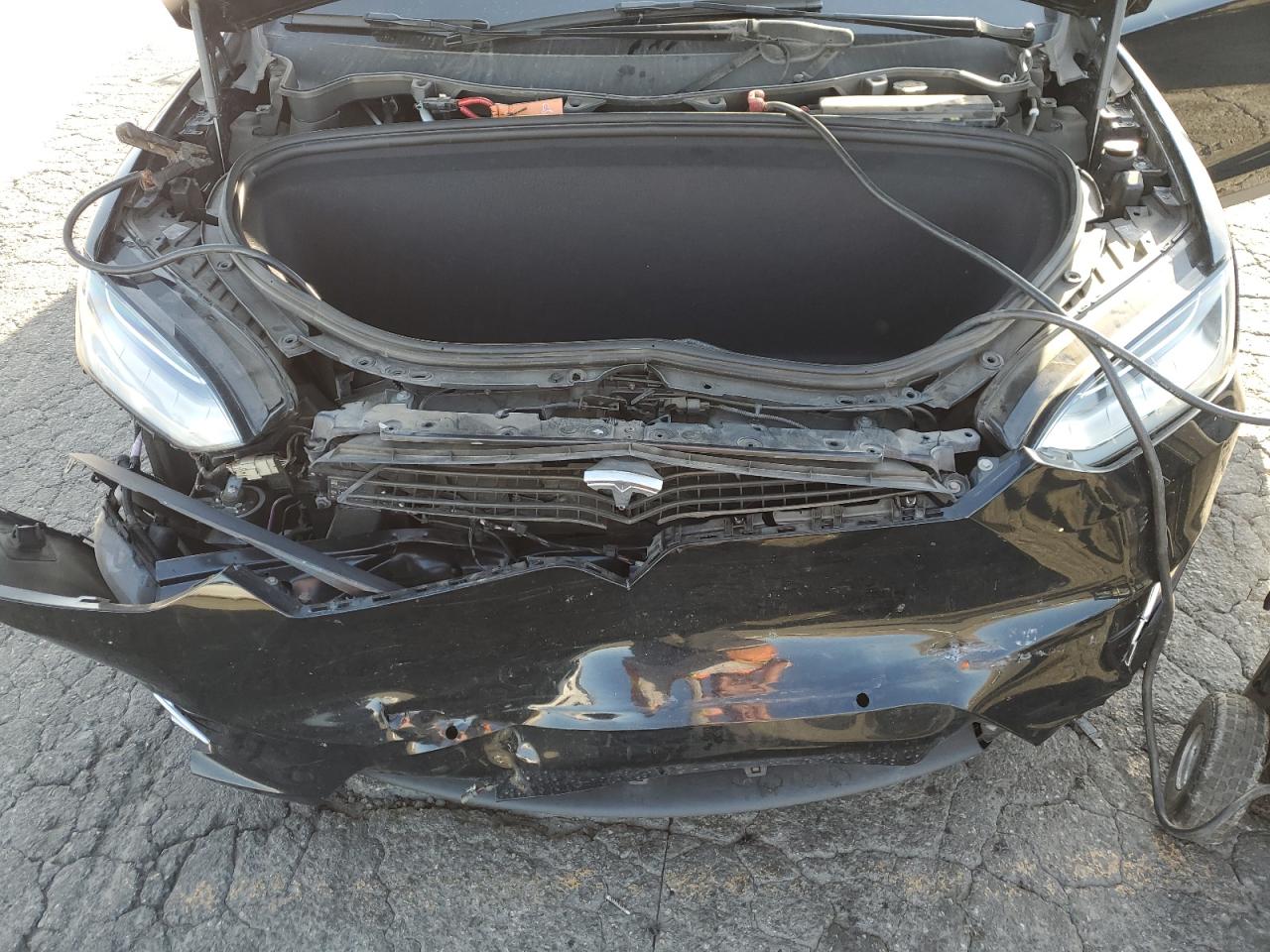 2017 Tesla Model X VIN: 5YJXCBE21HF067067 Lot: 71088215