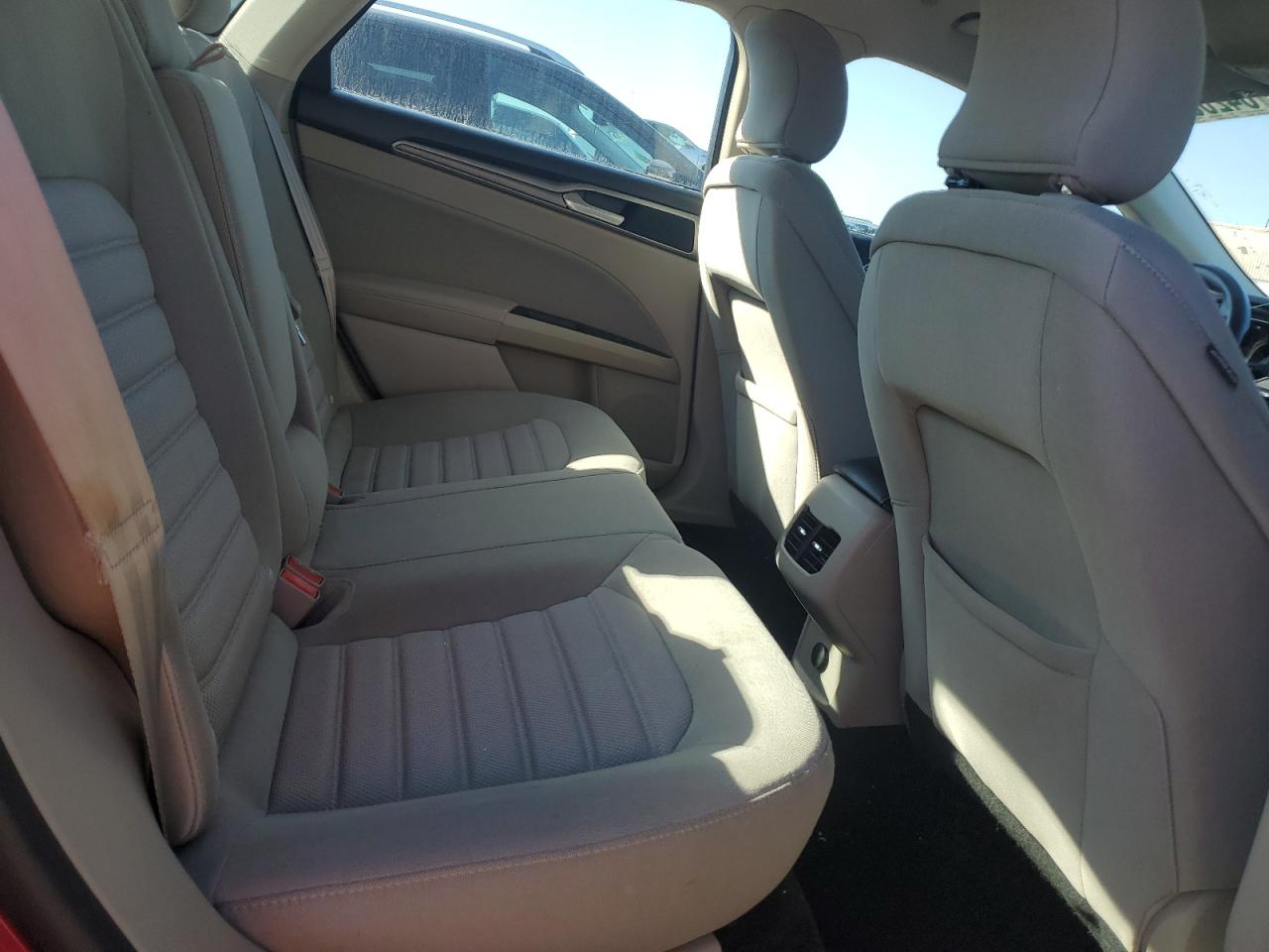 2019 Ford Fusion Se VIN: 3FA6P0LU0KR226746 Lot: 84206525