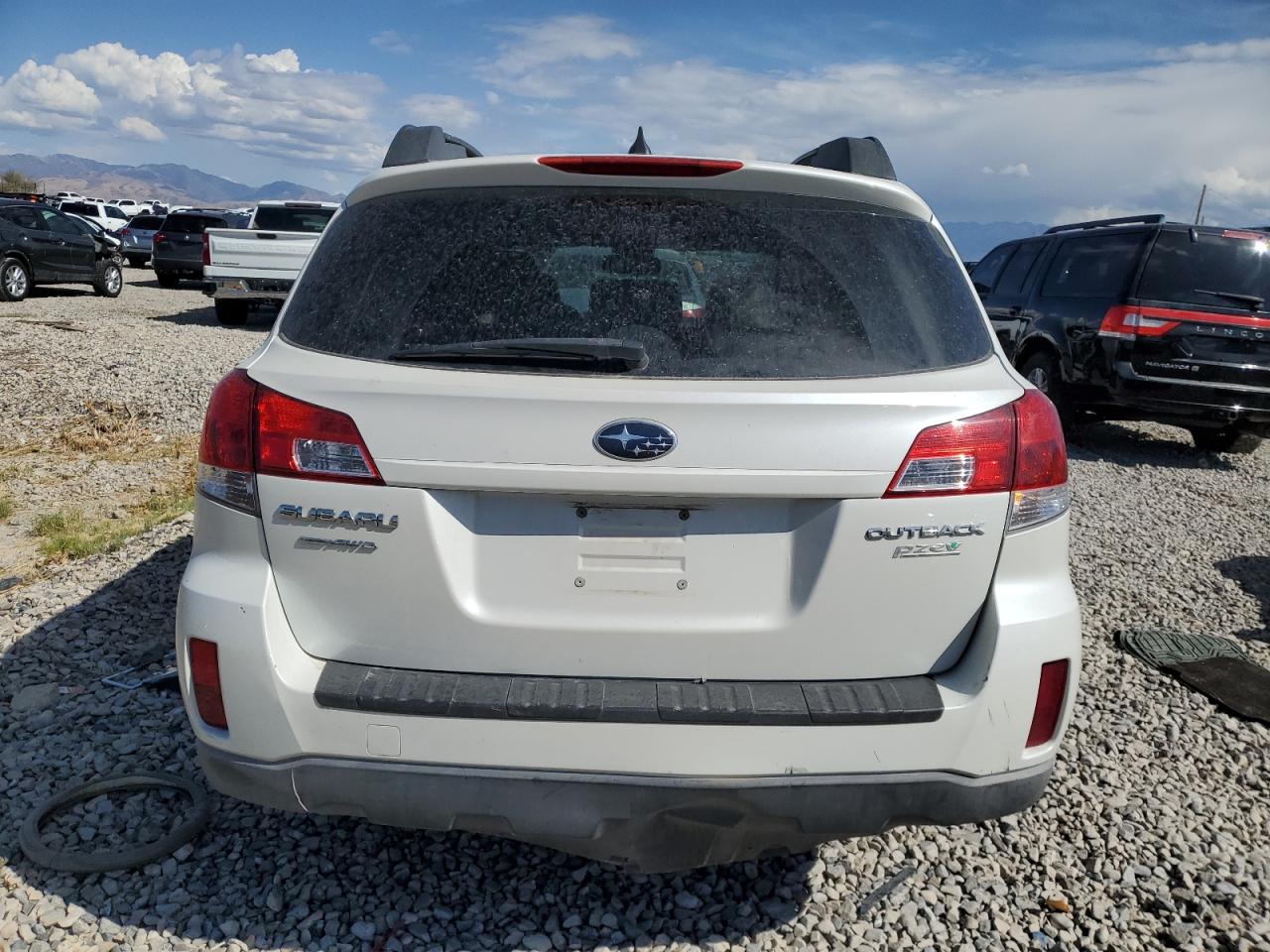2011 Subaru Outback 2.5I Limited VIN: 4S4BRBJCXB3329966 Lot: 82167755