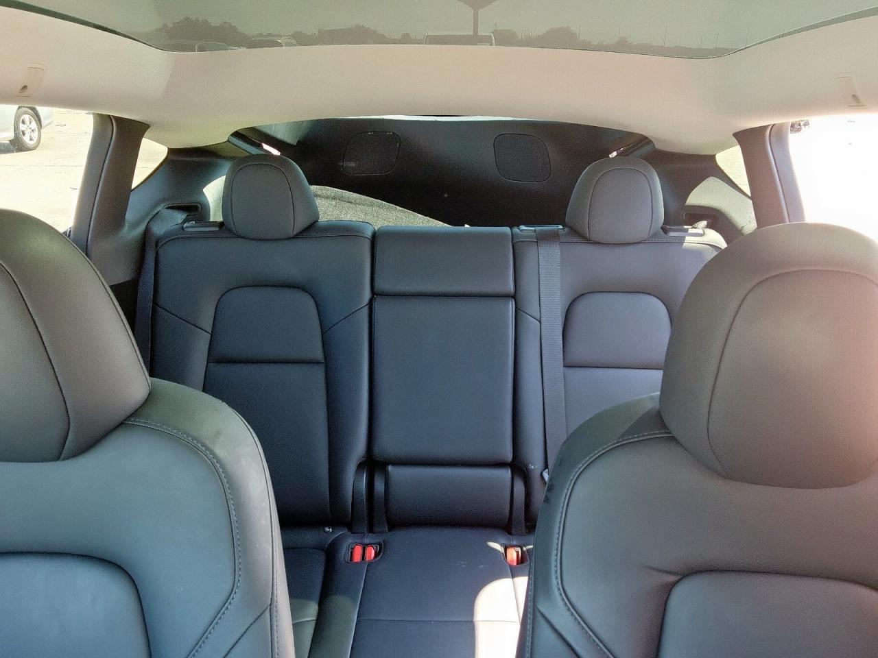 2024 Tesla Model Y VIN: 7SAYGDEE2RA279895 Lot: 72039455