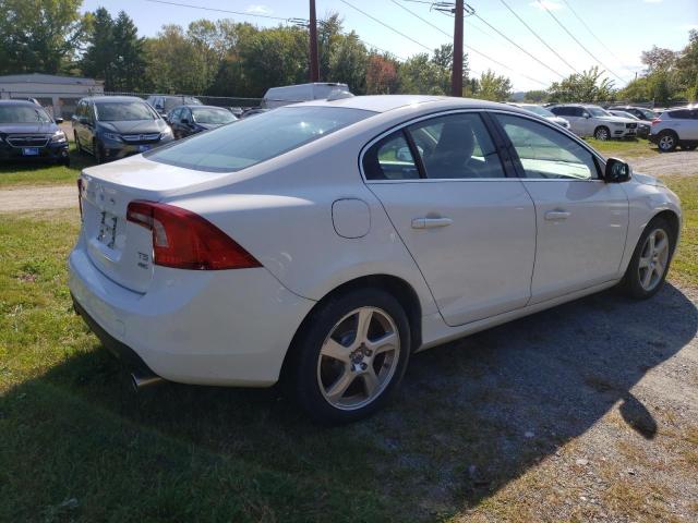 Sedans VOLVO S60 2013 White