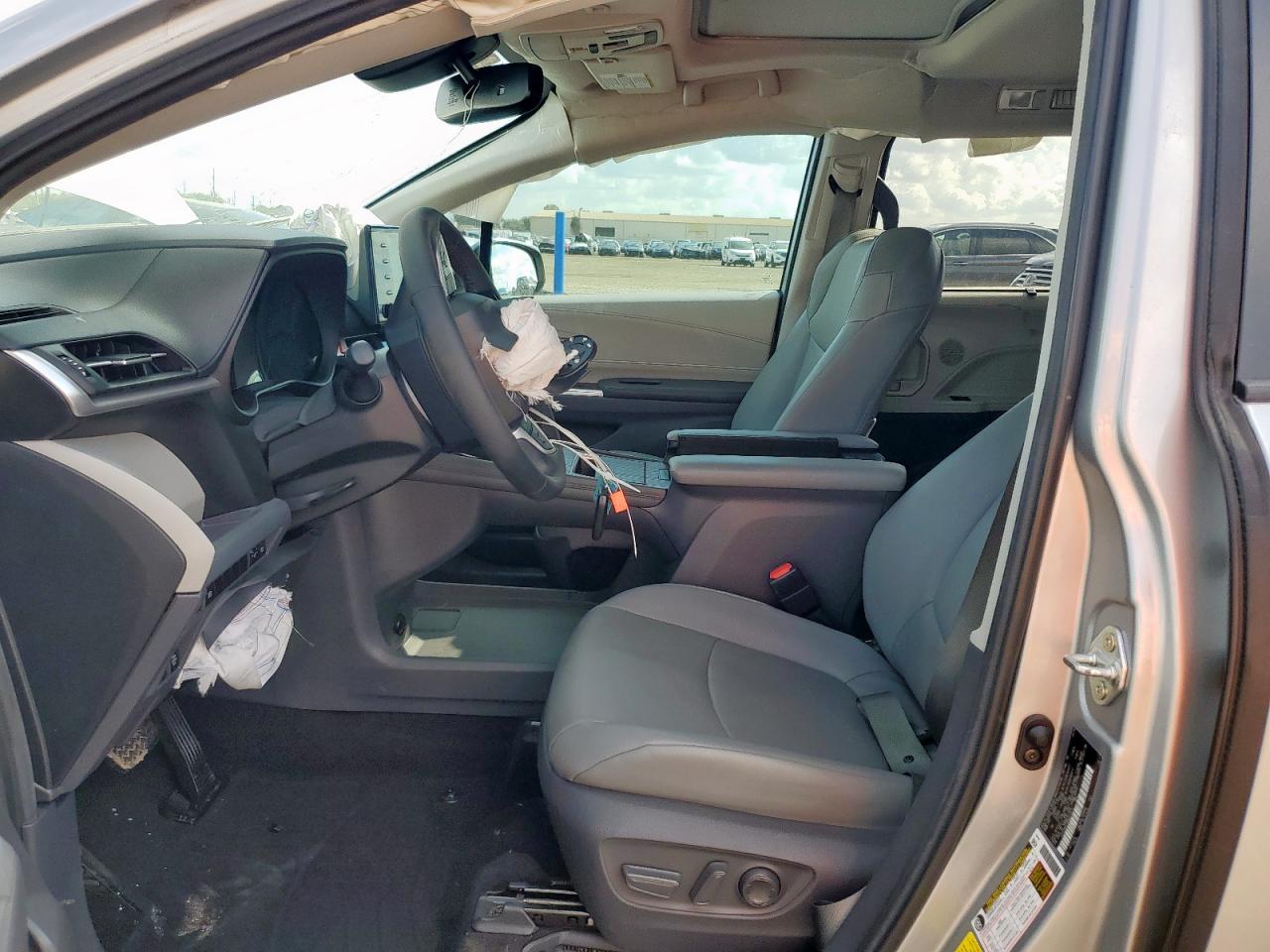 2021 Toyota Sienna Xle VIN: 5TDYRKEC9MS013811 Lot: 82081995