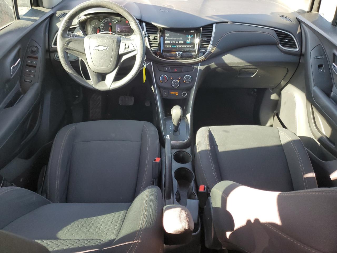 2017 Chevrolet Trax Ls VIN: 3GNCJKSB3HL197305 Lot: 80114195