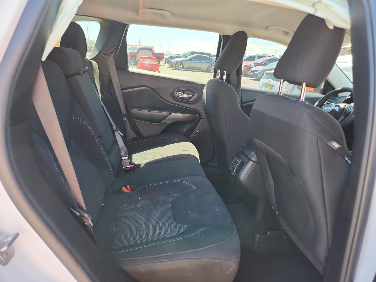 2020 Jeep Cherokee Latitude VIN: 1C4PJLCB8LD653750 Lot: 80846075