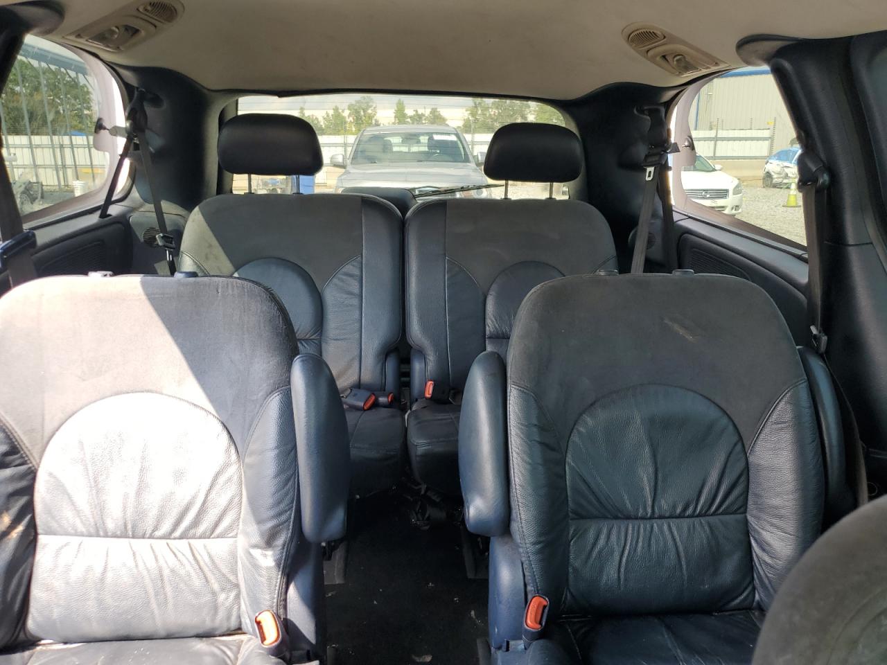 2002 Chrysler Town & Country Limited VIN: 2C8GP64L72R644569 Lot: 71646835