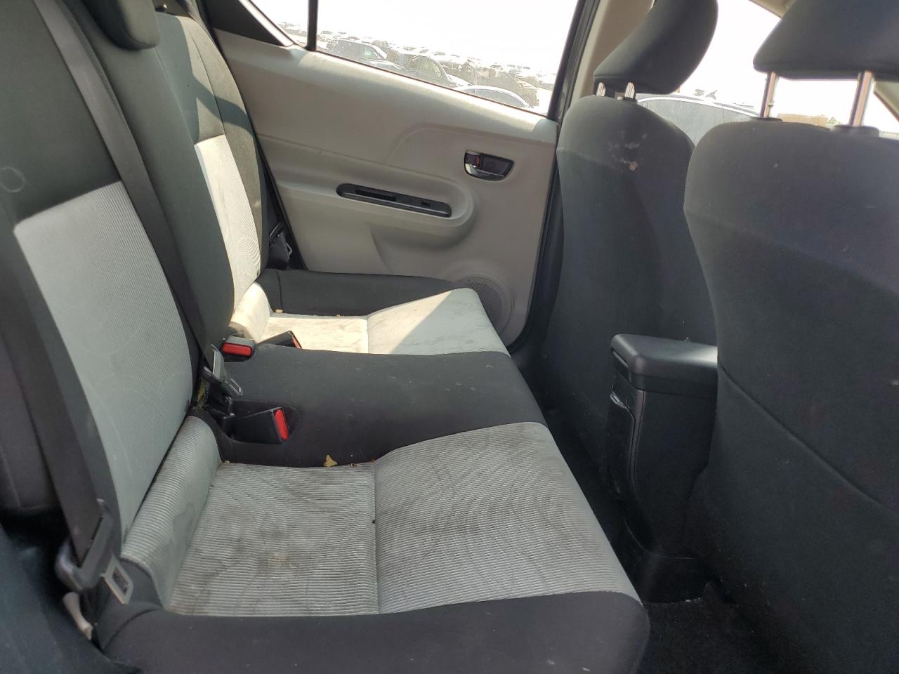 2013 Toyota Prius C VIN: JTDKDTB33D1555966 Lot: 71557985