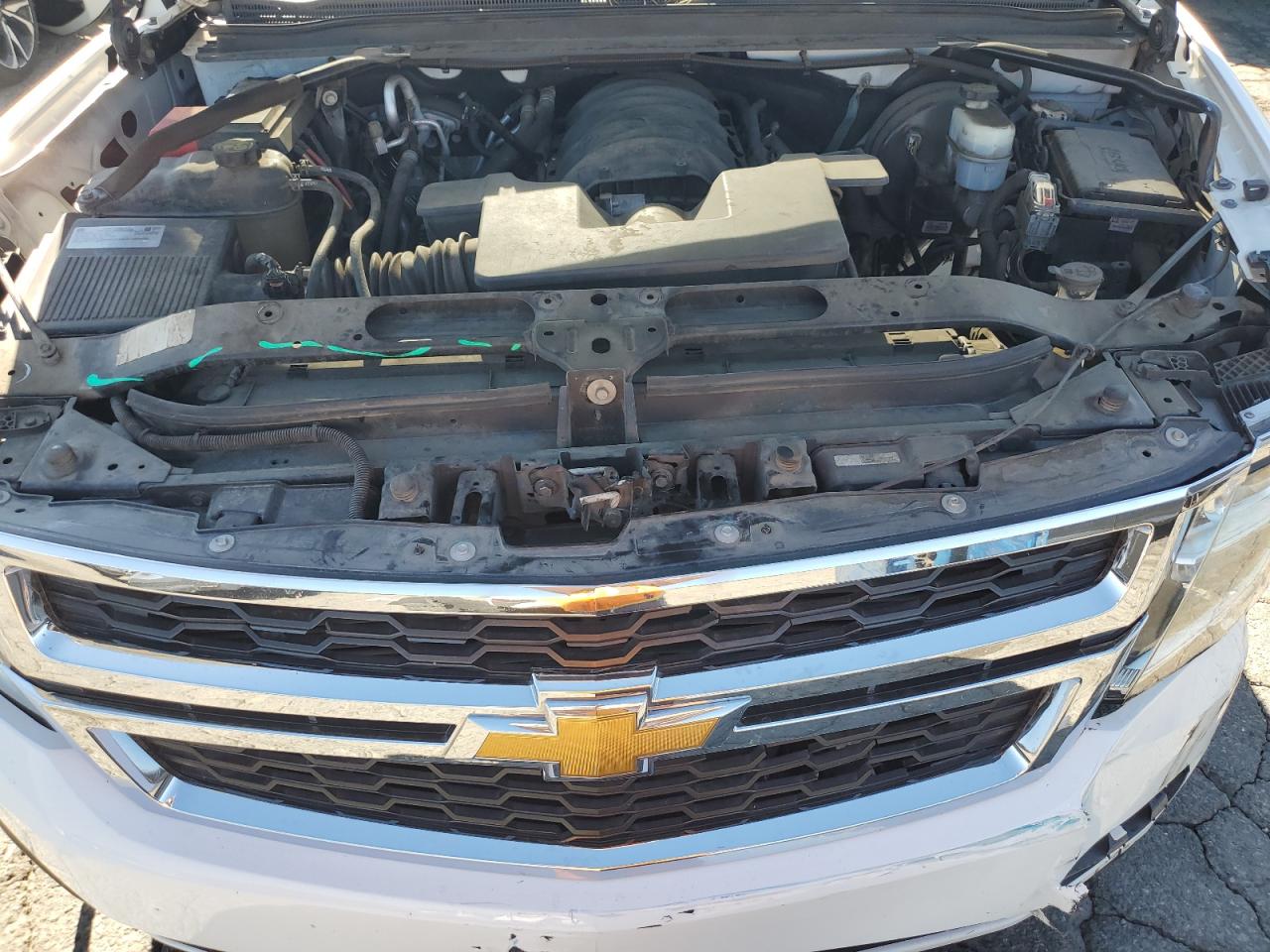 2019 Chevrolet Suburban C1500 Lt VIN: 1GNSCHKC5KR187585 Lot: 70042135