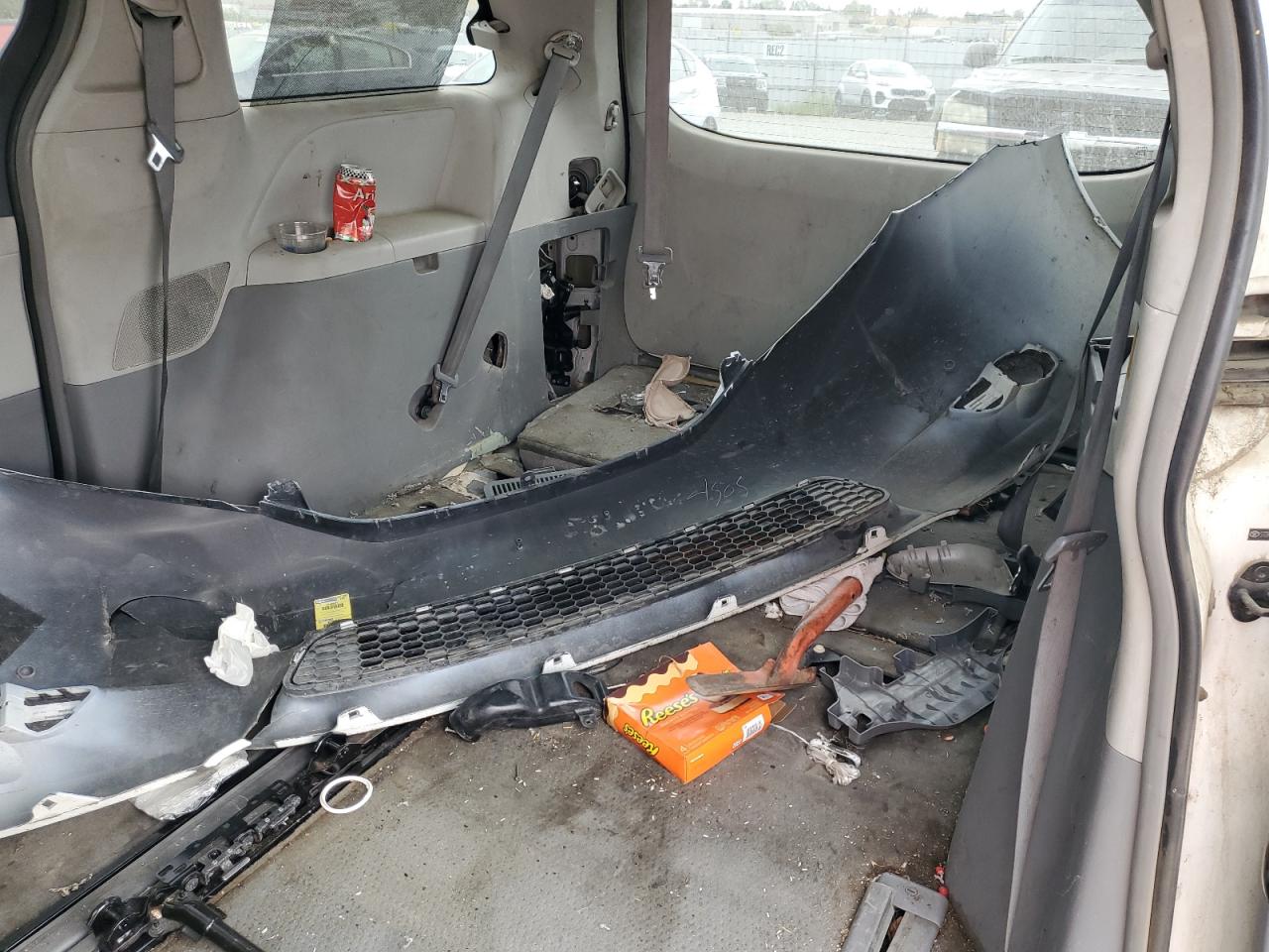 2012 Toyota Sienna Le VIN: 5TDKK3DC9CS225253 Lot: 81775445