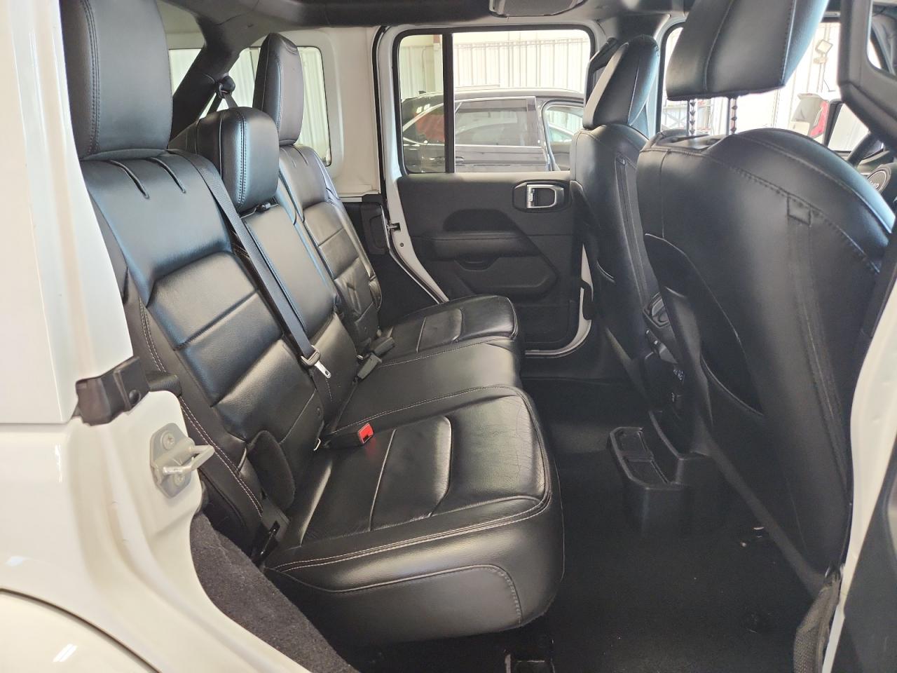 2018 Jeep Wrangler Unlimited Sahara VIN: 1C4HJXEN3JW314995 Lot: 83863355