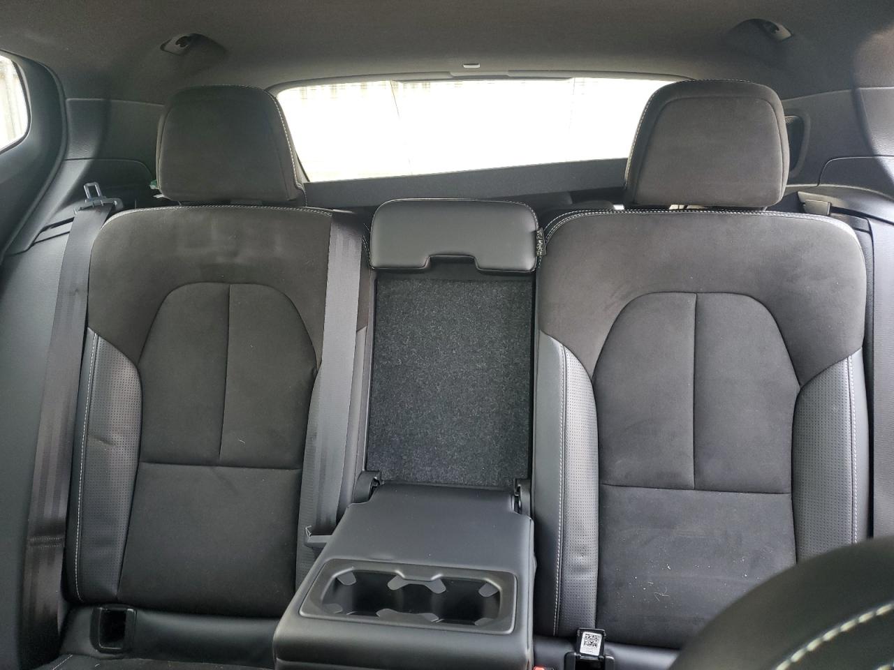 2019 Volvo Xc40 T5 R-Design VIN: YV4162UM7K2074824 Lot: 71623815