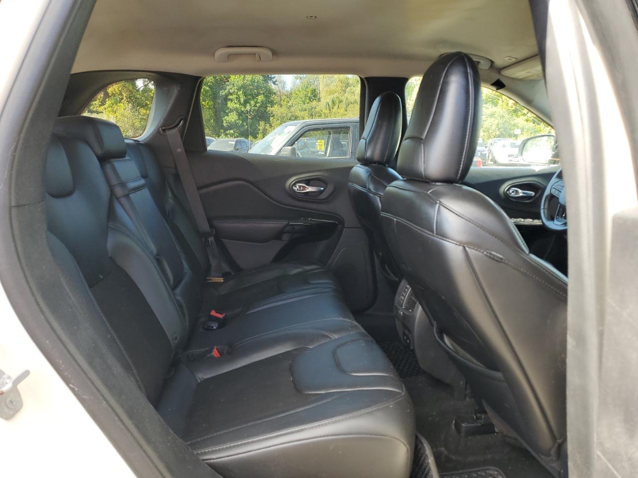 2019 Jeep Cherokee Latitude Plus VIN: 1C4PJMLB7KD391594 Lot: 82025785